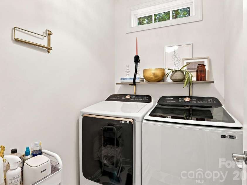 9434 Valley Road, Charlotte, NC 28270.  MLS# CAR4418424, YatesRealty ID 48485. 