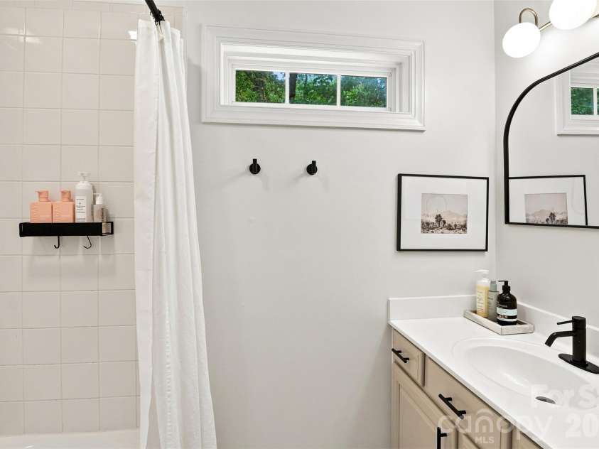 9434 Valley Road, Charlotte, NC 28270.  MLS# CAR4418424, YatesRealty ID 48485. 