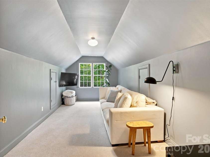 9434 Valley Road, Charlotte, NC 28270.  MLS# CAR4418424, YatesRealty ID 48485. 
