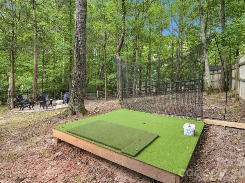 9434 Valley Road, Charlotte, NC 28270.  MLS# CAR4418424, YatesRealty ID 48485. 