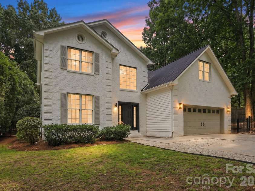 9434 Valley Road, Charlotte, NC 28270.  MLS# CAR4418424, YatesRealty ID 48485. 