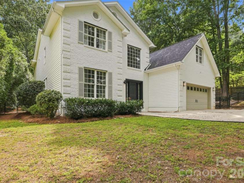 9434 Valley Road, Charlotte, NC 28270.  MLS# CAR4418424, YatesRealty ID 48485. 
