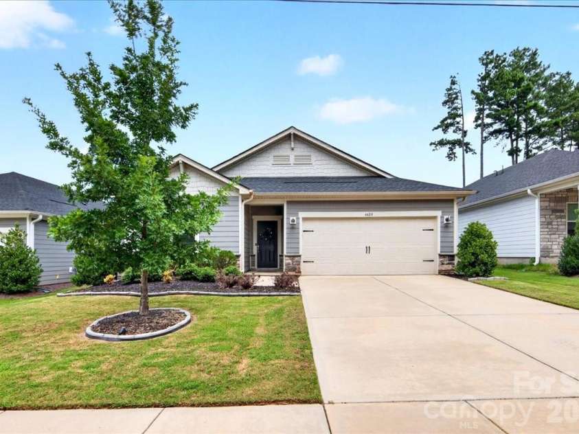 4420 Bright Road, Charlotte, NC 28214.  MLS# CAR4418557, YatesRealty ID 48486. 