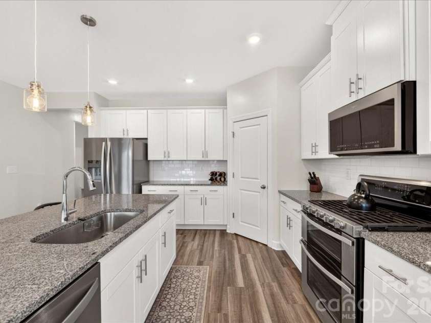 4420 Bright Road, Charlotte, NC 28214.  MLS# CAR4418557, YatesRealty ID 48486. 