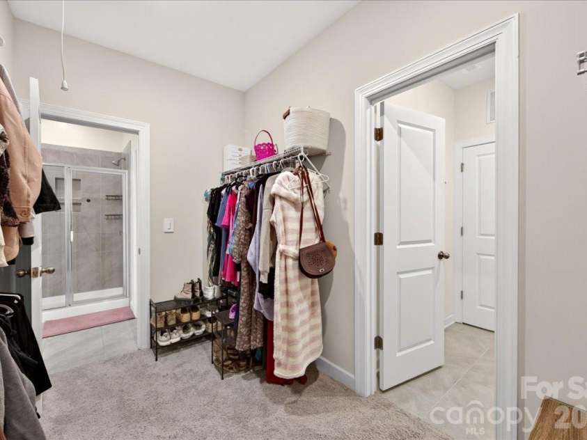 4420 Bright Road, Charlotte, NC 28214.  MLS# CAR4418557, YatesRealty ID 48486. 