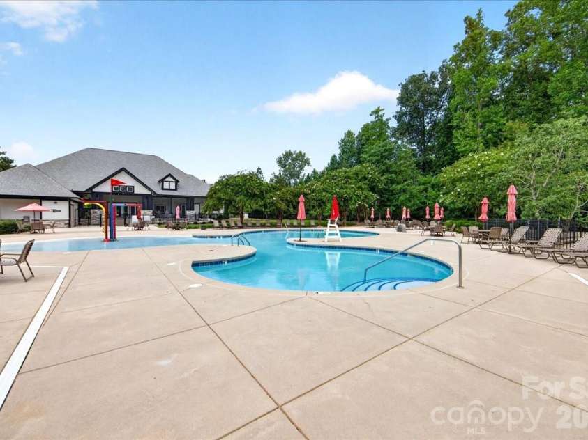 4420 Bright Road, Charlotte, NC 28214.  MLS# CAR4418557, YatesRealty ID 48486. 