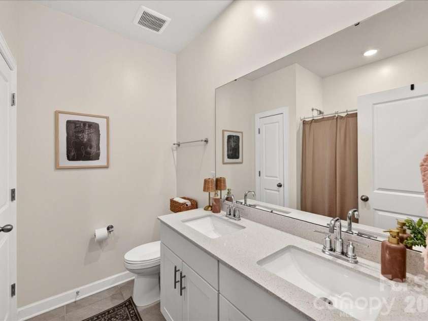 4420 Bright Road, Charlotte, NC 28214.  MLS# CAR4418557, YatesRealty ID 48486. Bathroom 2