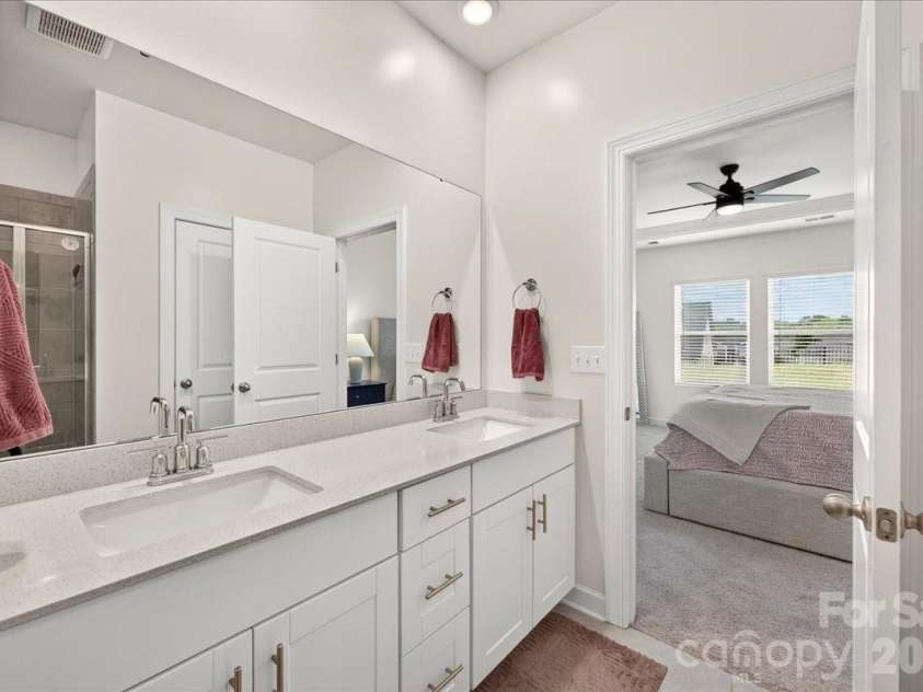 4420 Bright Road, Charlotte, NC 28214.  MLS# CAR4418557, YatesRealty ID 48486. Primary Bathroom