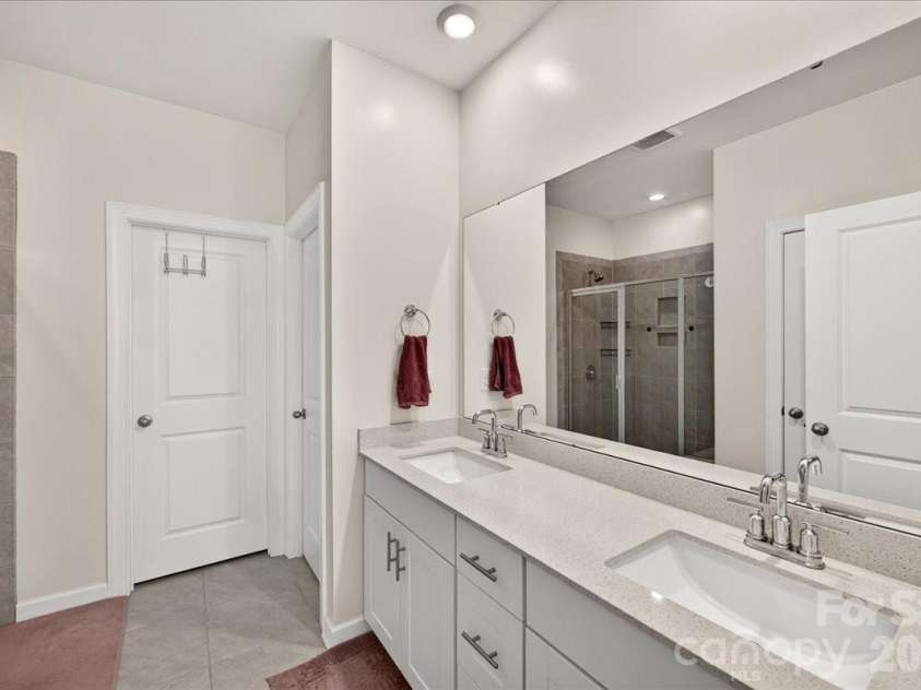 4420 Bright Road, Charlotte, NC 28214.  MLS# CAR4418557, YatesRealty ID 48486. Primary Bathroom