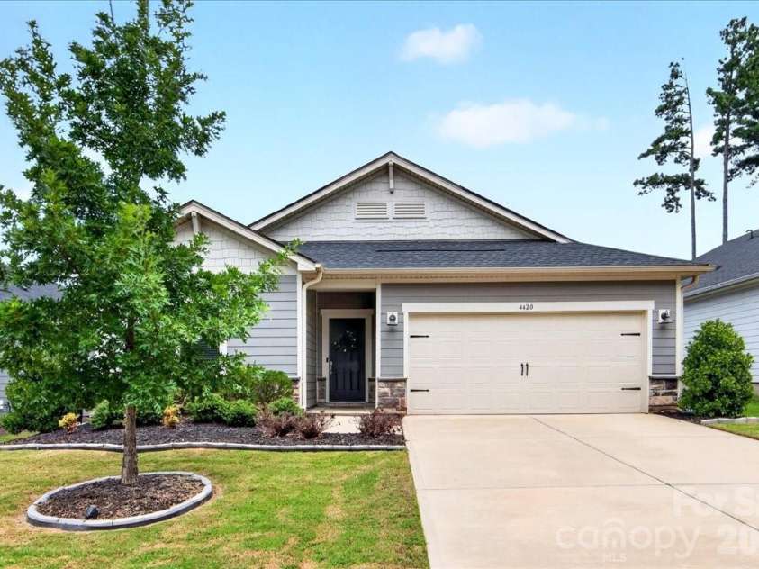 4420 Bright Road, Charlotte, NC 28214.  MLS# CAR4418557, YatesRealty ID 48486. Welcome Home!
