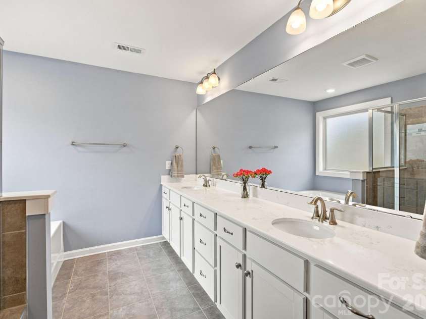 11644 Westbranch Parkway, Davidson, NC 28036.  MLS# CAR4418604, YatesRealty ID 48487. 