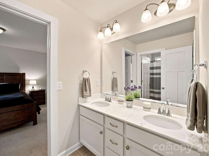 11644 Westbranch Parkway, Davidson, NC 28036.  MLS# CAR4418604, YatesRealty ID 48487. 