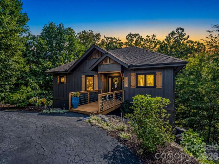274 Hawks Nest Trail, Lake Lure, NC 28746.  MLS# CAR4396440, YatesRealty ID 48488. 