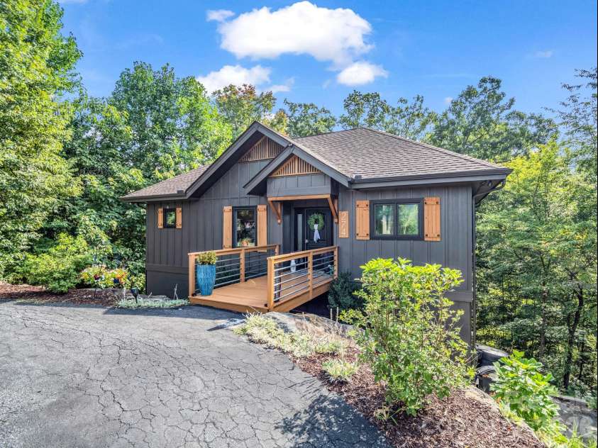 274 Hawks Nest Trail, Lake Lure, NC 28746.  MLS# CAR4396440, YatesRealty ID 48488. 