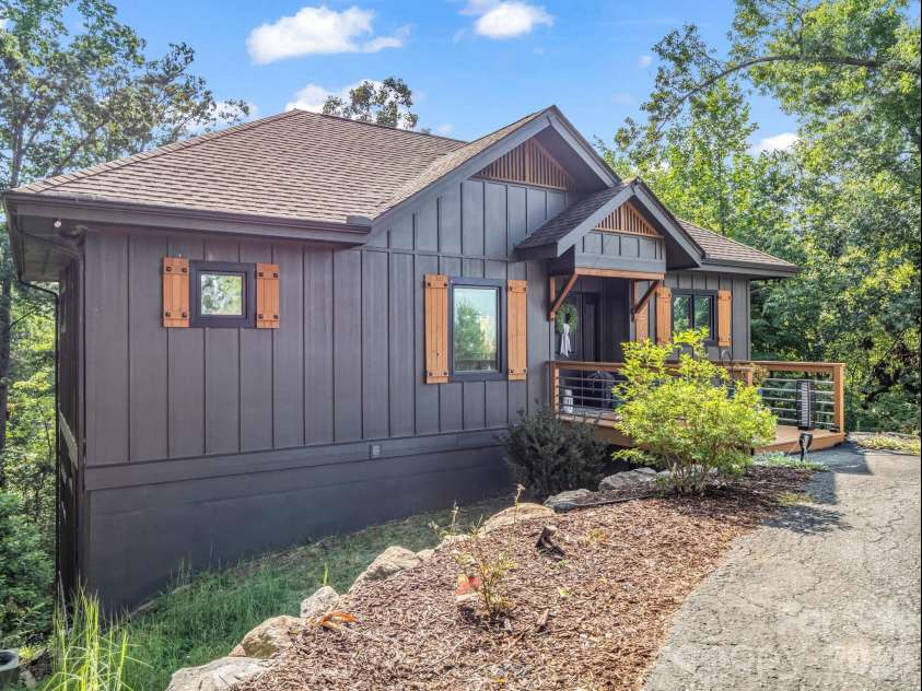 274 Hawks Nest Trail, Lake Lure, NC 28746.  MLS# CAR4396440, YatesRealty ID 48488. 