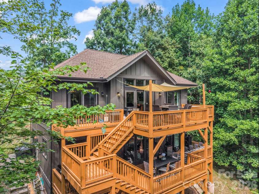 274 Hawks Nest Trail, Lake Lure, NC 28746.  MLS# CAR4396440, YatesRealty ID 48488. 