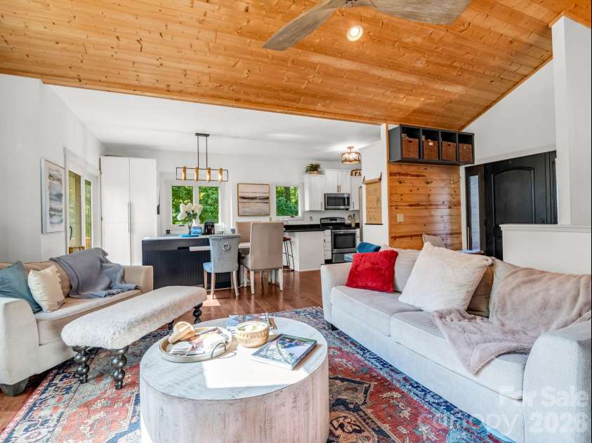 274 Hawks Nest Trail, Lake Lure, NC 28746.  MLS# CAR4396440, YatesRealty ID 48488. 