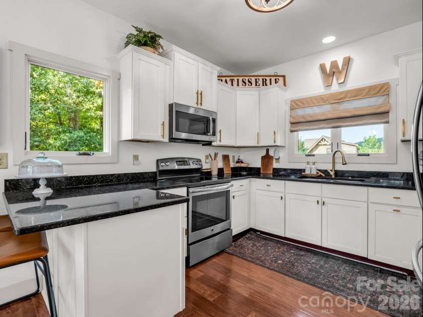 274 Hawks Nest Trail, Lake Lure, NC 28746.  MLS# CAR4396440, YatesRealty ID 48488. 