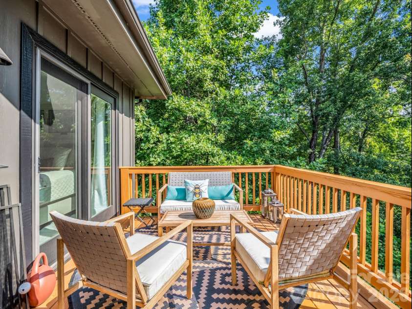 274 Hawks Nest Trail, Lake Lure, NC 28746.  MLS# CAR4396440, YatesRealty ID 48488. 