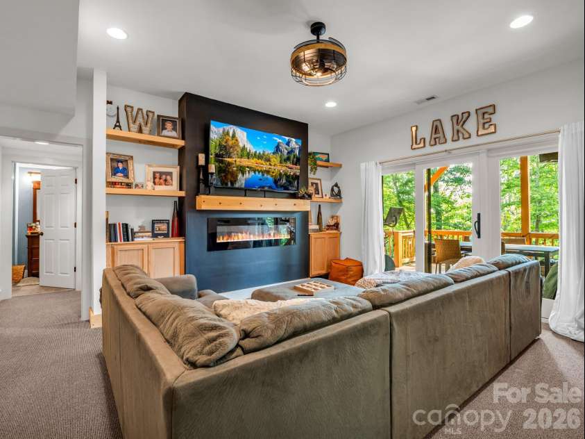 274 Hawks Nest Trail, Lake Lure, NC 28746.  MLS# CAR4396440, YatesRealty ID 48488. 