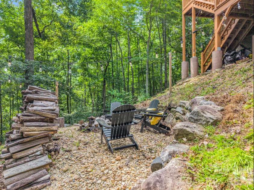 274 Hawks Nest Trail, Lake Lure, NC 28746.  MLS# CAR4396440, YatesRealty ID 48488. 