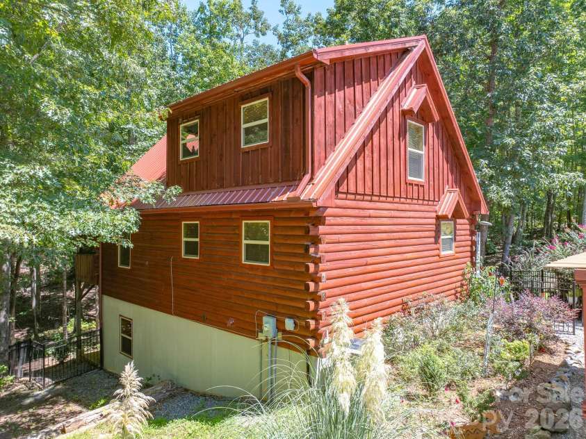 257 Adirondack Trail, Nebo, NC 28761.  MLS# CAR4418359, YatesRealty ID 48489. 