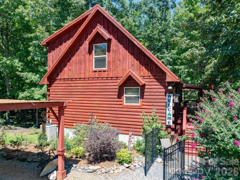 257 Adirondack Trail, Nebo, NC 28761.  MLS# CAR4418359, YatesRealty ID 48489. 
