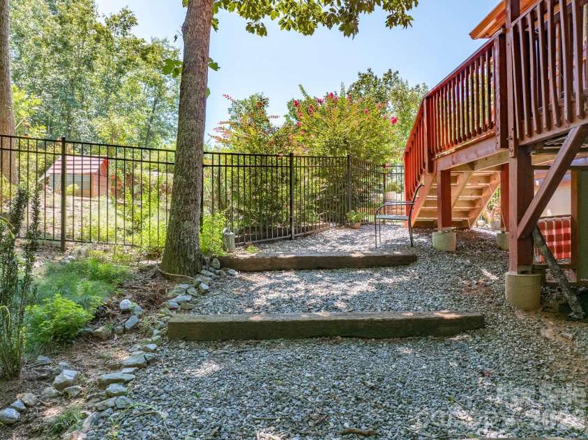 257 Adirondack Trail, Nebo, NC 28761.  MLS# CAR4418359, YatesRealty ID 48489. 