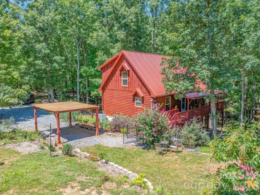 257 Adirondack Trail, Nebo, NC 28761.  MLS# CAR4418359, YatesRealty ID 48489. Beautiful corner lot.