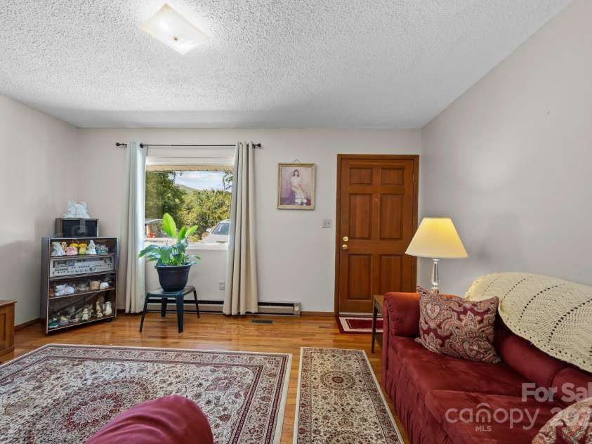 204 Cedar Hill Road, Asheville, NC 28806.  MLS# CAR4290969, YatesRealty ID 4849. 