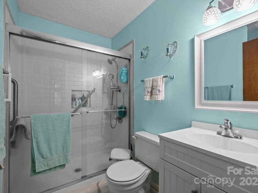 204 Cedar Hill Road, Asheville, NC 28806.  MLS# CAR4290969, YatesRealty ID 4849. 