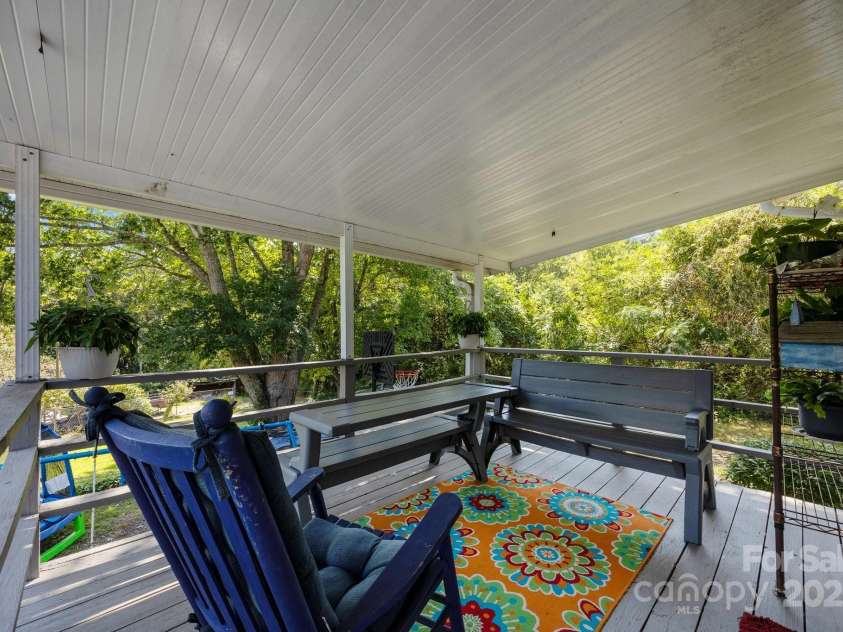204 Cedar Hill Road, Asheville, NC 28806.  MLS# CAR4290969, YatesRealty ID 4849. 