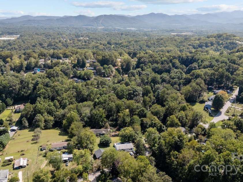 204 Cedar Hill Road, Asheville, NC 28806.  MLS# CAR4290969, YatesRealty ID 4849. 