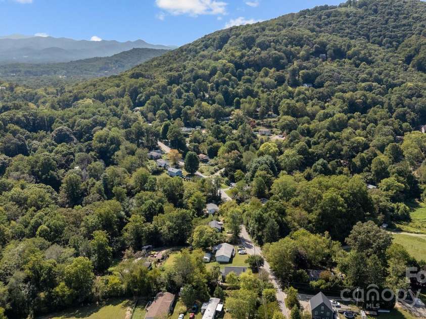 204 Cedar Hill Road, Asheville, NC 28806.  MLS# CAR4290969, YatesRealty ID 4849. 