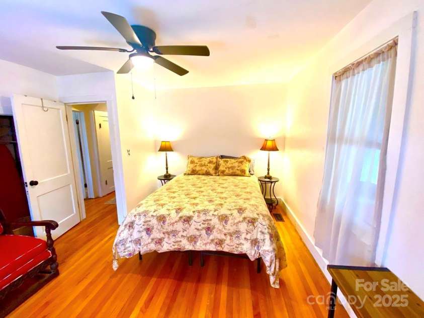 256 Forest Hill Circle, Brevard, NC 28712.  MLS# CAR4239574, YatesRealty ID 4849. 