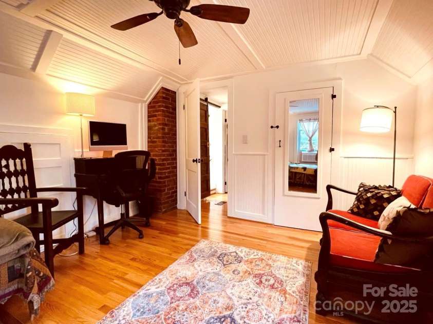 256 Forest Hill Circle, Brevard, NC 28712.  MLS# CAR4239574, YatesRealty ID 4849. 