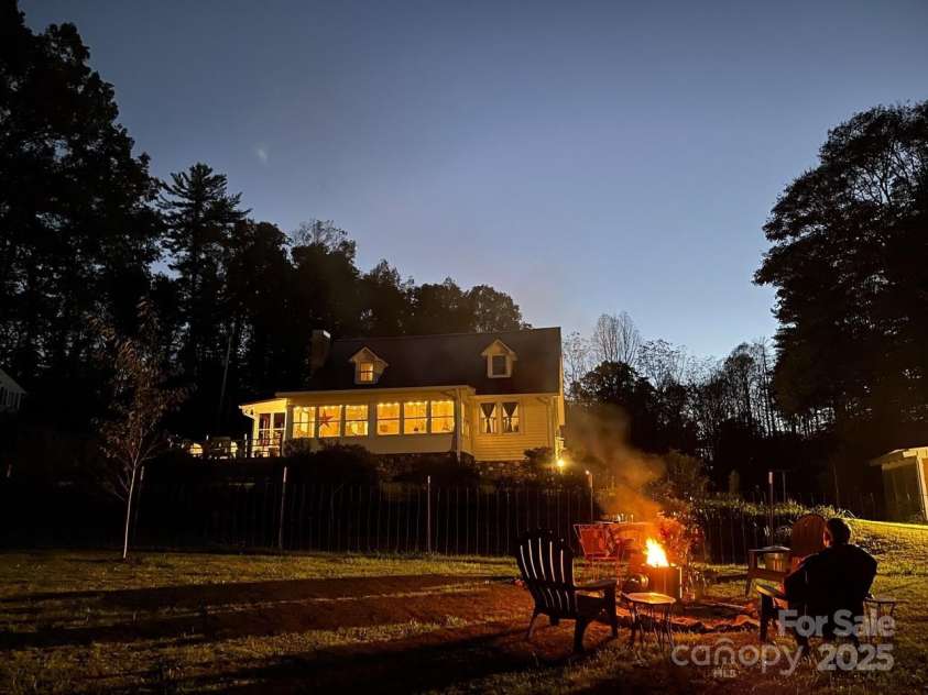 256 Forest Hill Circle, Brevard, NC 28712.  MLS# CAR4239574, YatesRealty ID 4849. 