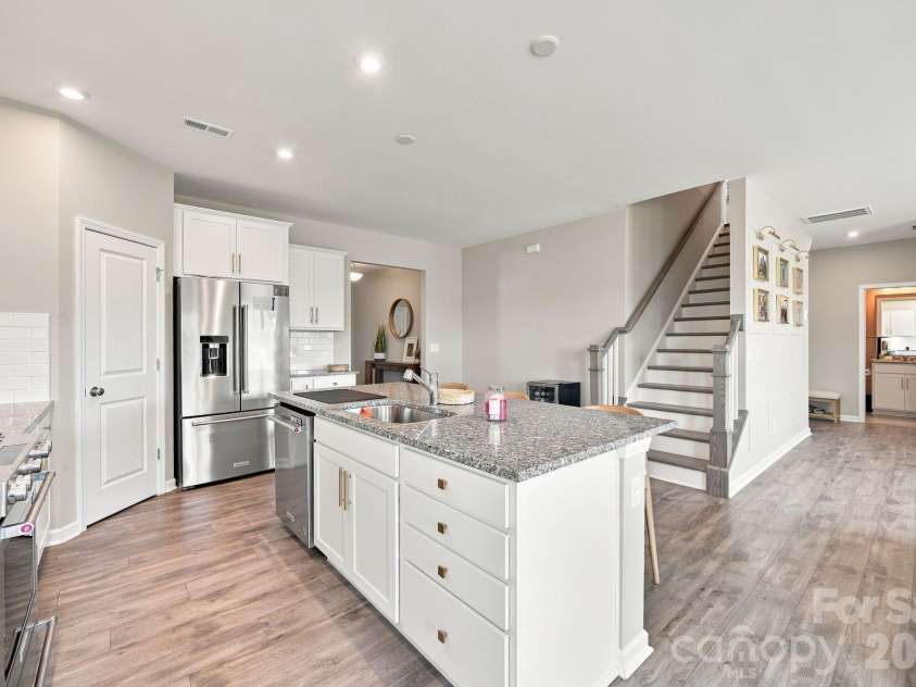 12028 Grinstead Lane, Charlotte, NC 28278.  MLS# CAR4420733, YatesRealty ID 48492. 