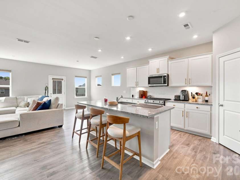 12028 Grinstead Lane, Charlotte, NC 28278.  MLS# CAR4420733, YatesRealty ID 48492. 