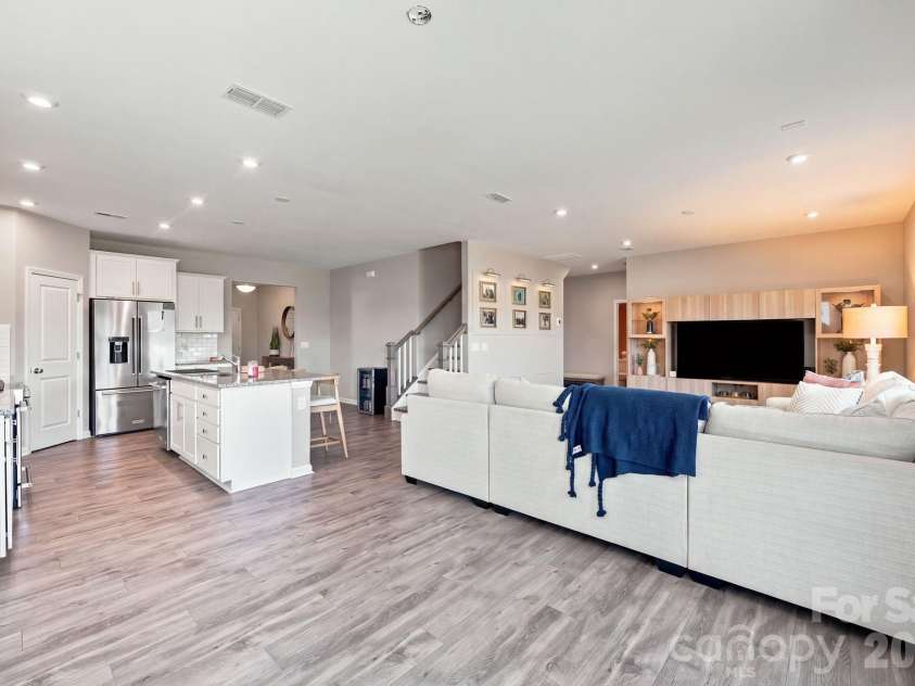 12028 Grinstead Lane, Charlotte, NC 28278.  MLS# CAR4420733, YatesRealty ID 48492. 