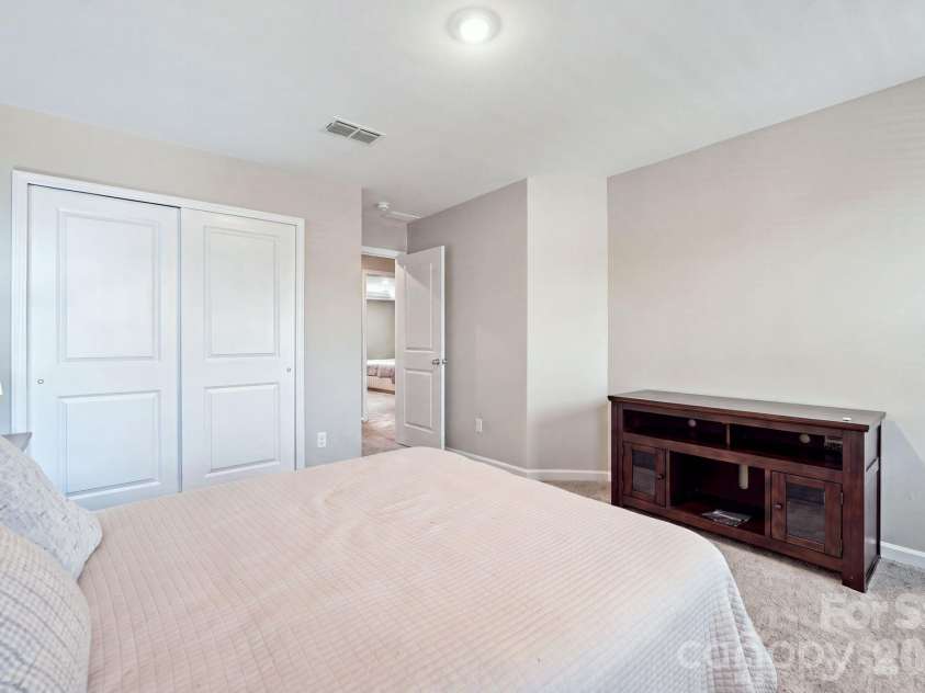12028 Grinstead Lane, Charlotte, NC 28278.  MLS# CAR4420733, YatesRealty ID 48492. 