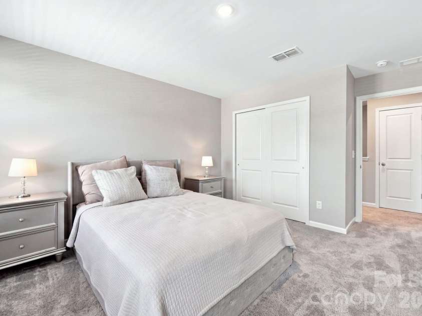 12028 Grinstead Lane, Charlotte, NC 28278.  MLS# CAR4420733, YatesRealty ID 48492. 