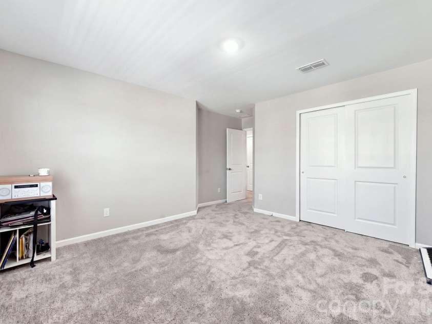 12028 Grinstead Lane, Charlotte, NC 28278.  MLS# CAR4420733, YatesRealty ID 48492. 