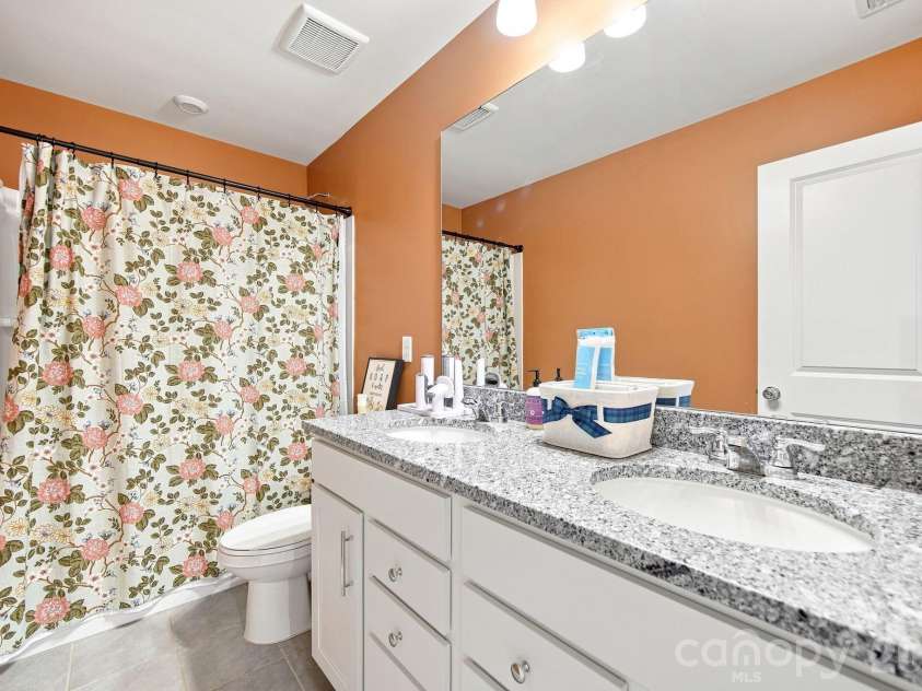 12028 Grinstead Lane, Charlotte, NC 28278.  MLS# CAR4420733, YatesRealty ID 48492. 