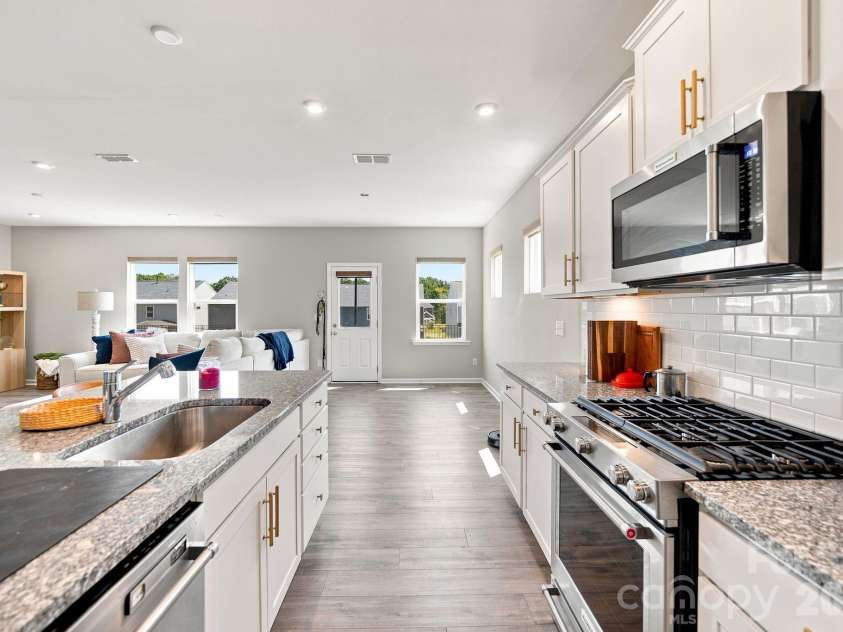 12028 Grinstead Lane, Charlotte, NC 28278.  MLS# CAR4420733, YatesRealty ID 48492. 