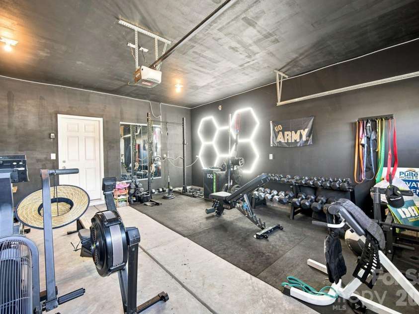 12028 Grinstead Lane, Charlotte, NC 28278.  MLS# CAR4420733, YatesRealty ID 48492. Garage