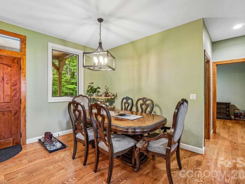 1067 English Ridge Drive, Mars Hill, NC 28754.  MLS# CAR4409023, YatesRealty ID 48493. Dining Area
