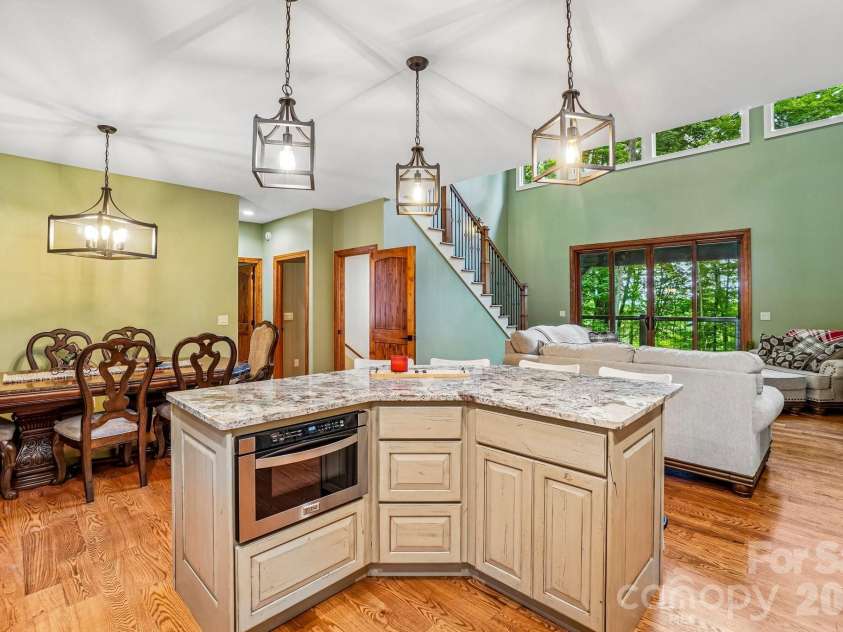 1067 English Ridge Drive, Mars Hill, NC 28754.  MLS# CAR4409023, YatesRealty ID 48493. Kitchen Island