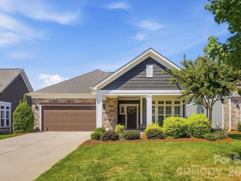141 ValleyMist Lane, Mooresville, NC 28117.  MLS# CAR4418250, YatesRealty ID 48494. 