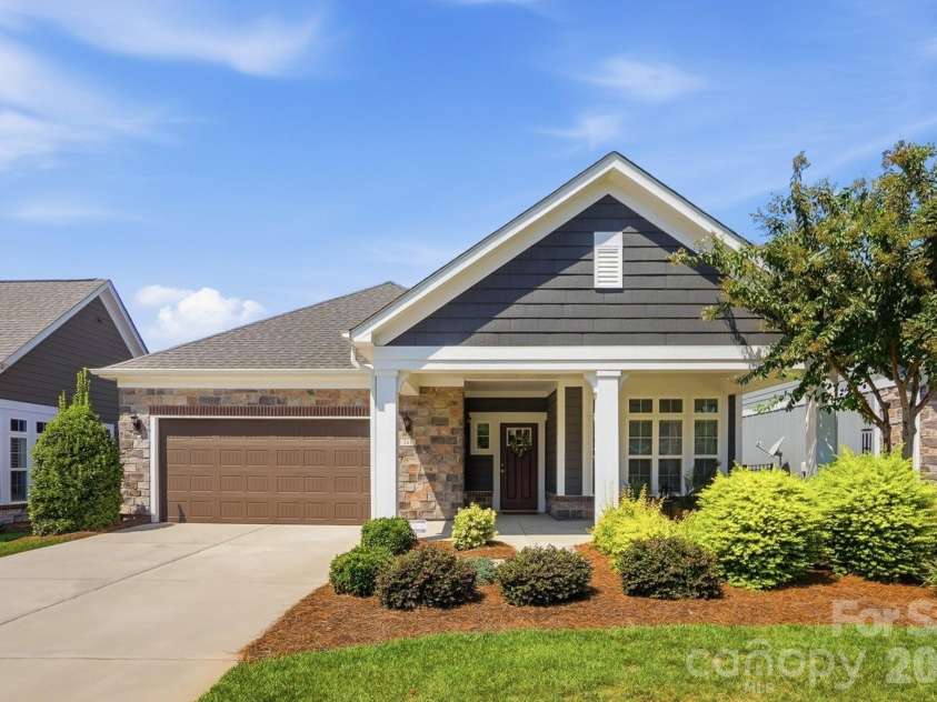 141 ValleyMist Lane, Mooresville, NC 28117.  MLS# CAR4418250, YatesRealty ID 48494. 